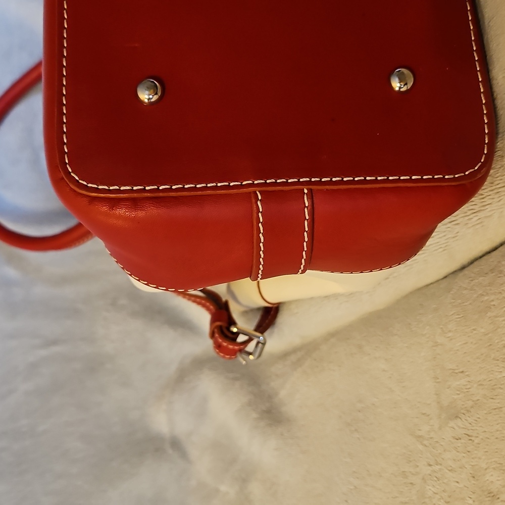 Alto Dooney & Bourke Satchel - Picture 10 of 14